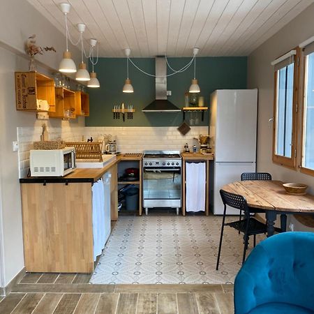 La Maison Des Vendangeurs - Gite 2 Personnes Avec Piscine Apartment Lamarque Екстериор снимка