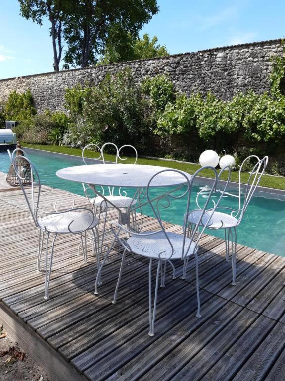 La Maison Des Vendangeurs - Gite 2 Personnes Avec Piscine Apartment Lamarque Екстериор снимка